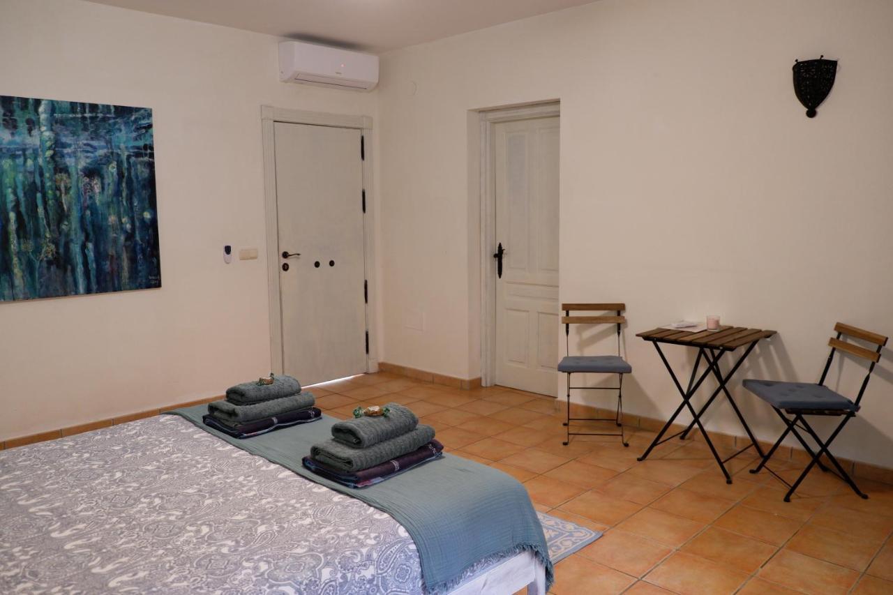 Coín Vegan Guesthouse Finca Pereila מראה חיצוני תמונה
